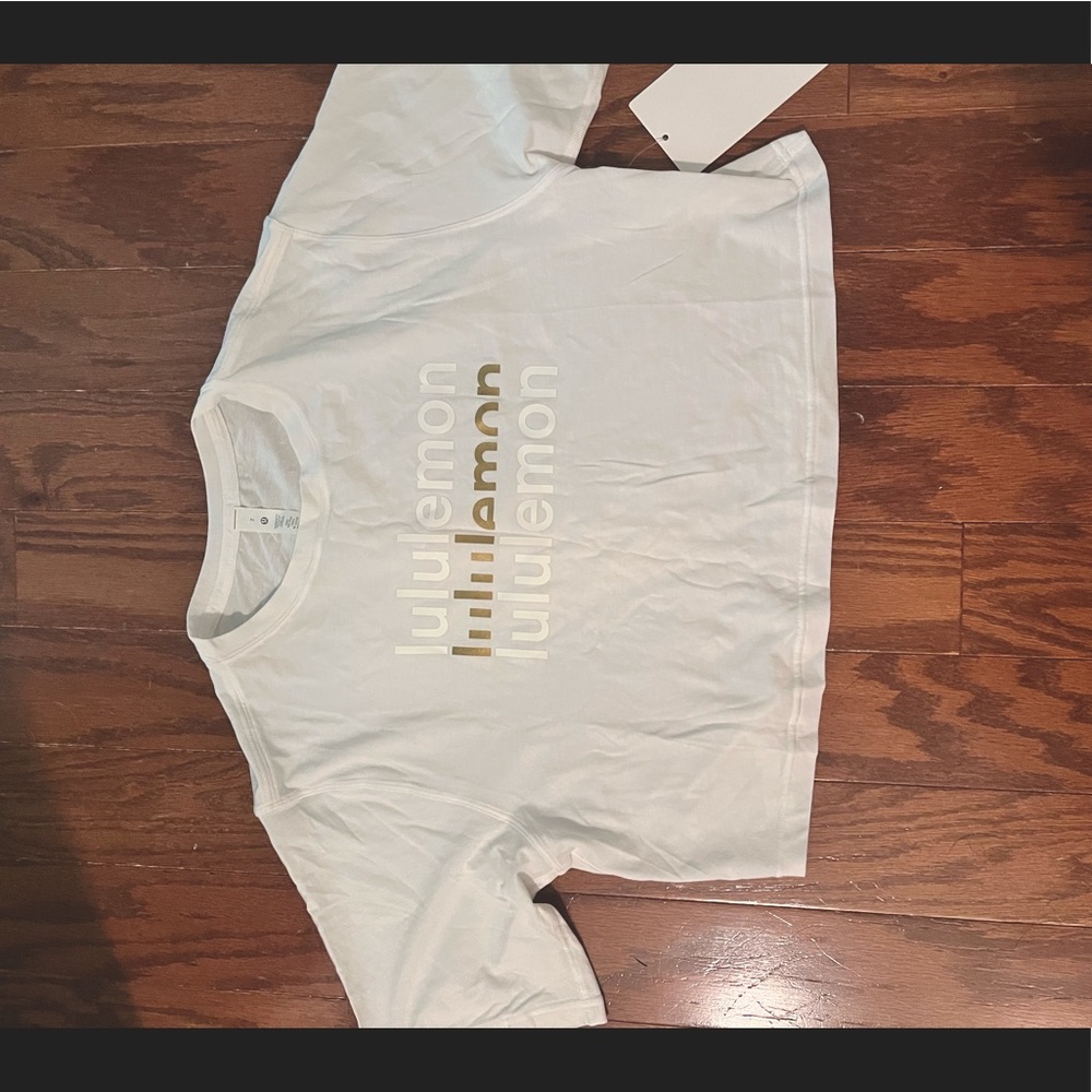 Lululemon logo Cortes crop tee